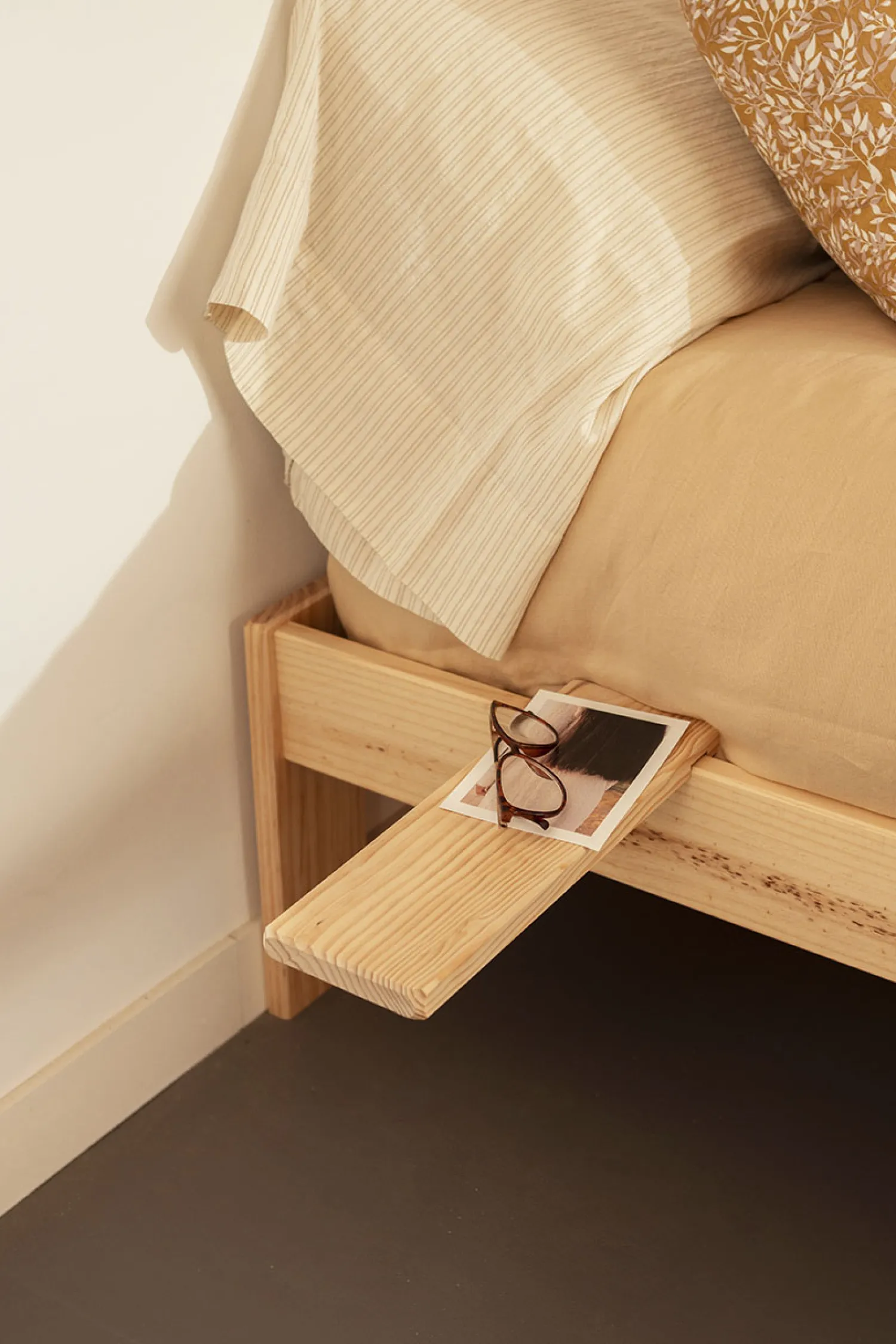 Muebles LUFE Mesitas De Noche|Mesitas De Noche^DUT mesita de noche flotante