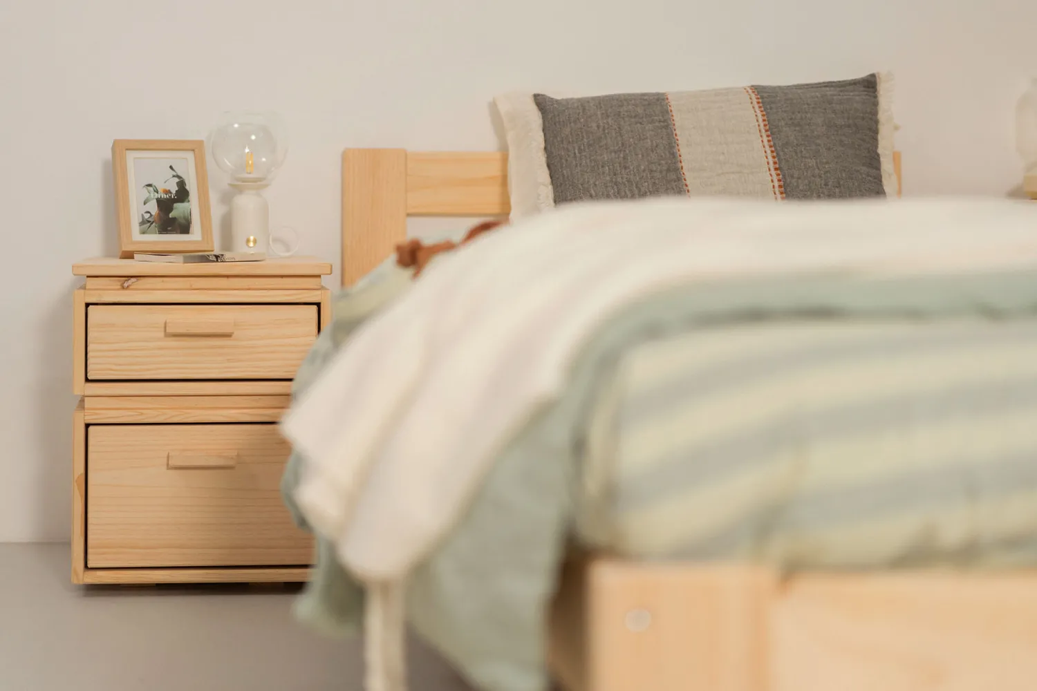 Muebles LUFE Mesitas De Noche|Mesitas De Noche^LIBE mesita de noche con 2 cajones 39x49