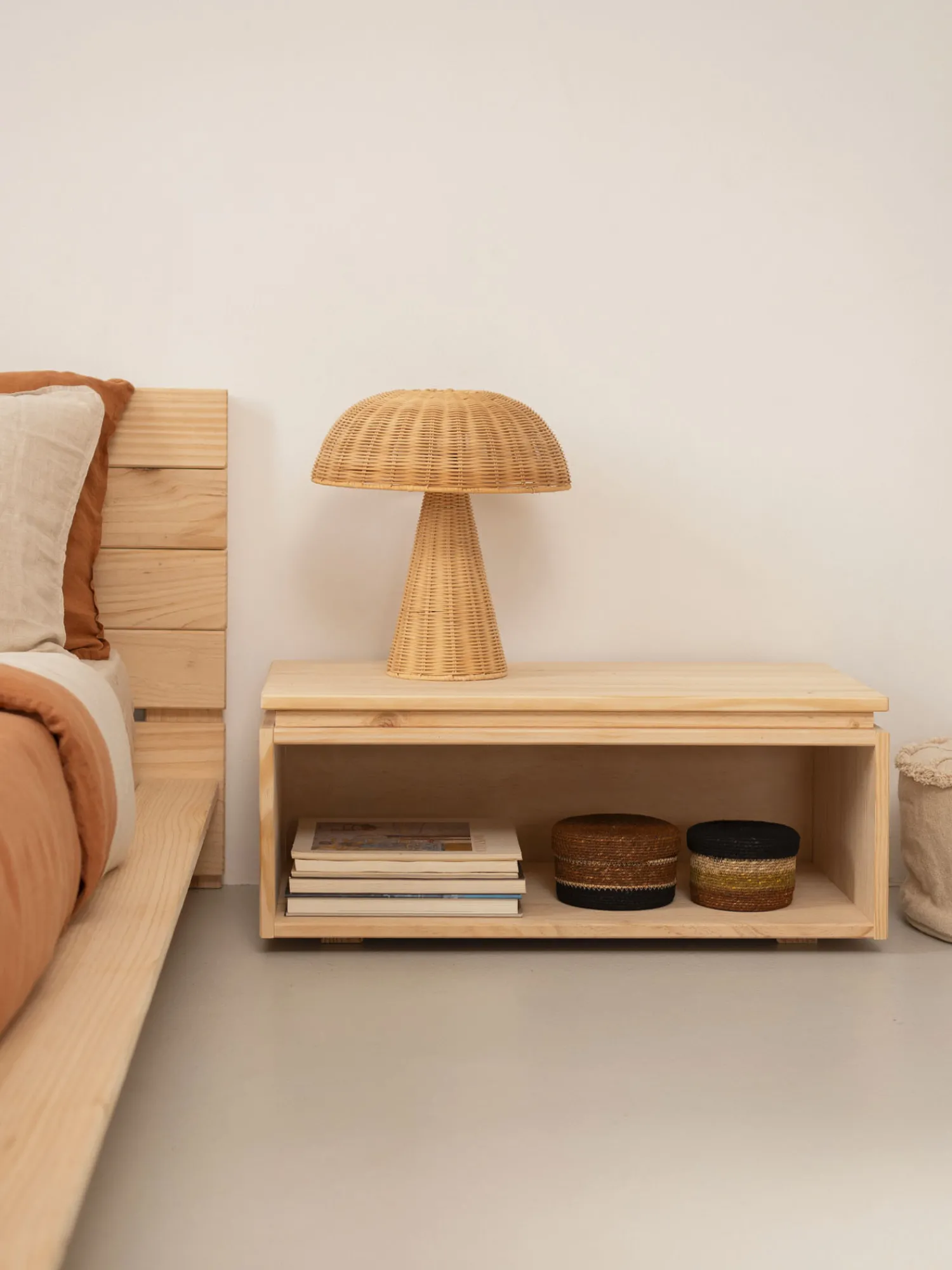 Muebles LUFE Mesitas De Noche|Mesitas De Noche^LIBE mesita de noche 78x32
