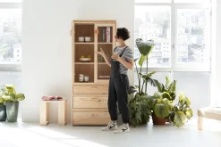 Muebles LUFE Vitrinas^LIBE vitrina con 3 cajones 78x188