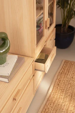 Muebles LUFE Vitrinas^LIBE vitrina con 3 cajones 78x161