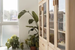 Muebles LUFE Vitrinas^LIBE vitrina doble con 4 cajones 157x171