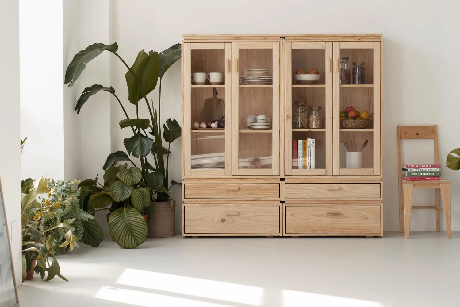 Muebles LUFE Vitrinas^LIBE vitrina doble con 4 cajones 157x161