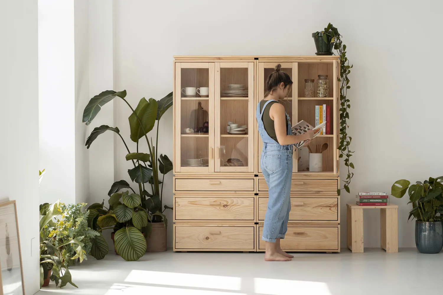Muebles LUFE Vitrinas^LIBE vitrina doble con 6 cajones 157x188