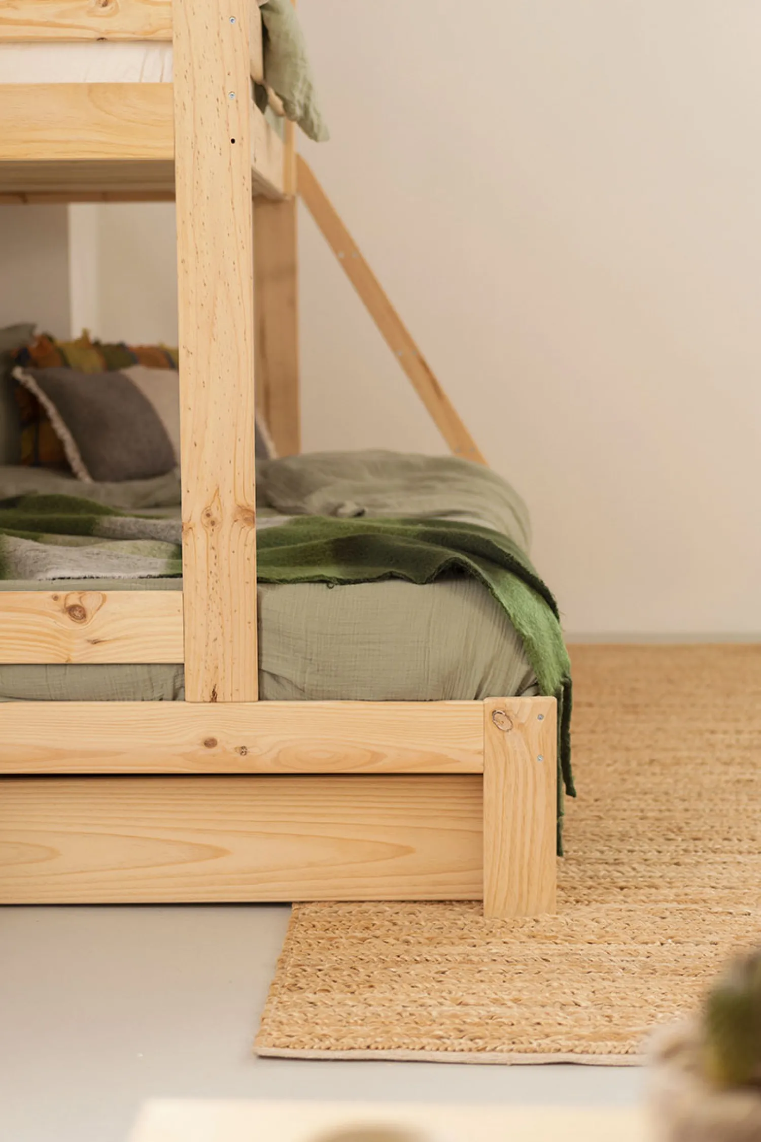 Muebles LUFE Literas Triples^TRIOLO litera triple 135 con 2 cajones