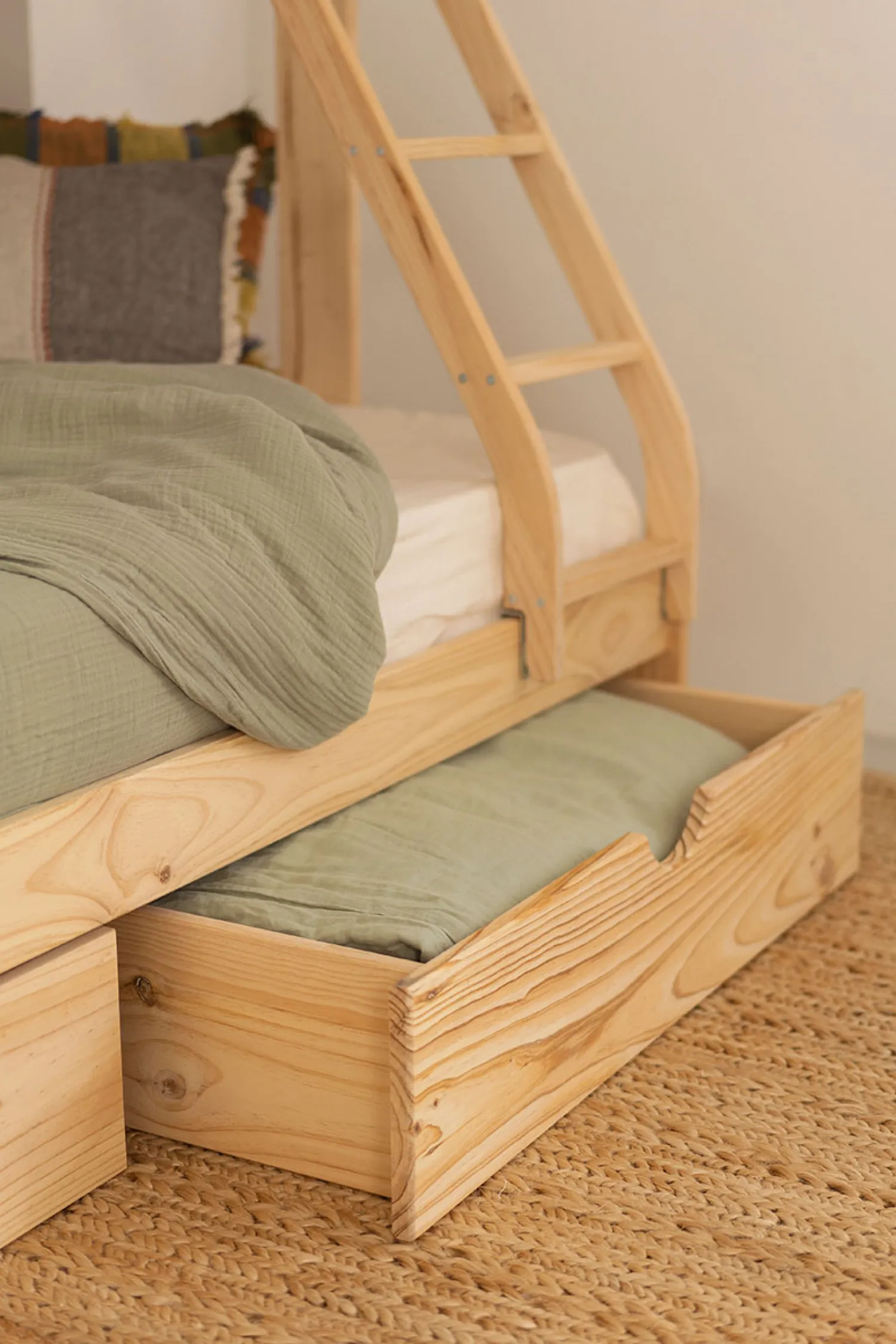 Muebles LUFE Literas Triples^TRIOLO litera triple 135 con 2 cajones